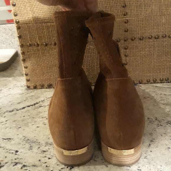 New Micheal Kors Camel color Suede Ankle boots - Picture 5 of 8